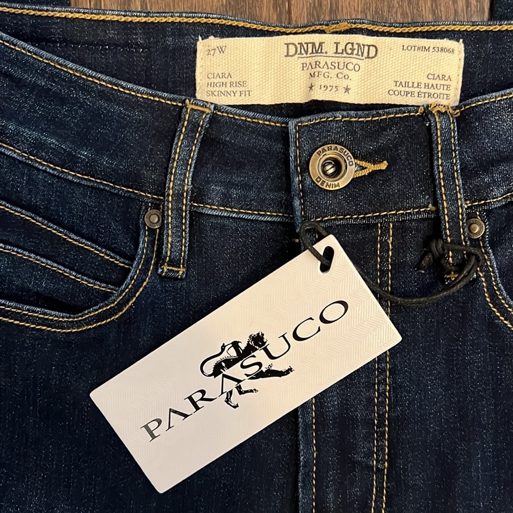 Parasuco Jeans, Size 27 waist, high-rise skinny fit Mint Condition NEW with tags